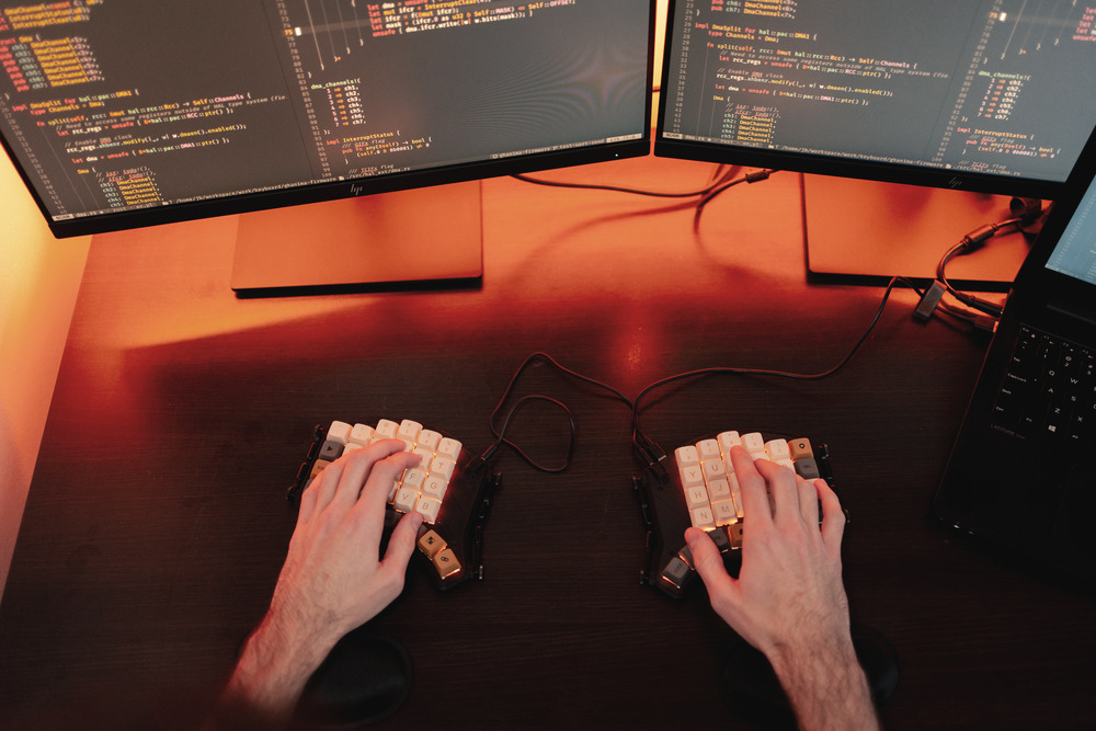 home_typing_top